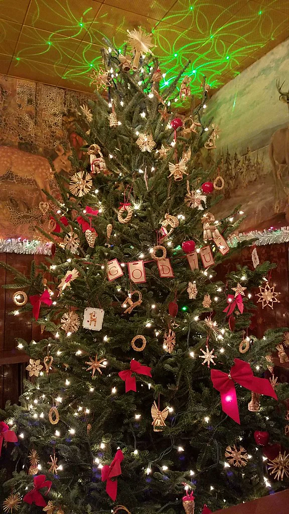 Green lights and a Christmas tree inside Simon's Tavern
